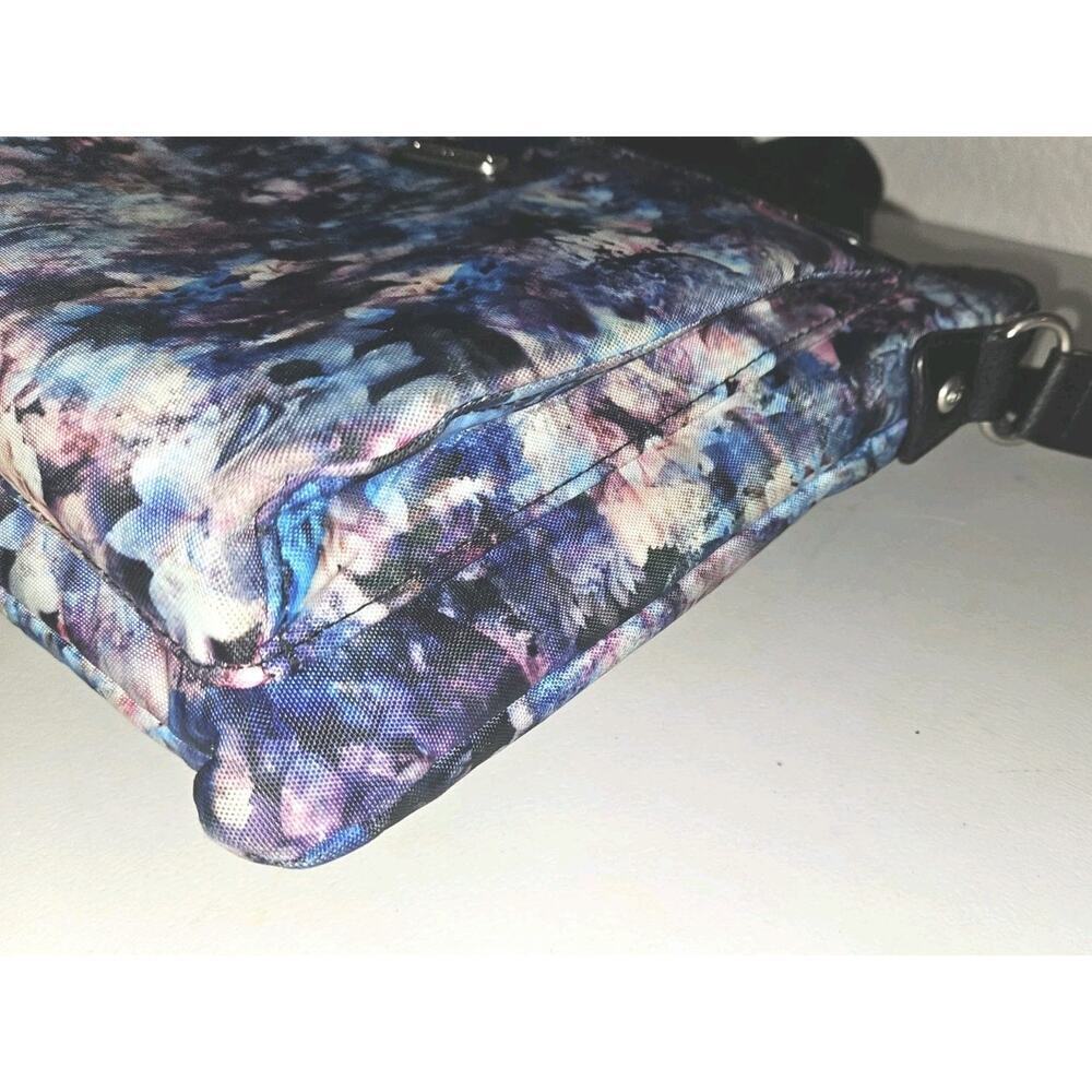 EUC! Baggallini Go Bagg Onyx Floral Black Gray with RFID 10x11x2 - Picture 5 of 9